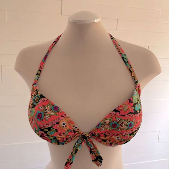 (2/$40) Victoria’s Secret Push-up Underwire Bikini Top 34D (like new) - Picture 2 of 9